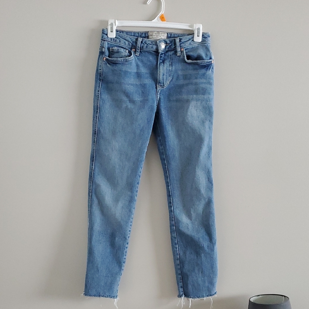 Free People Light Blue Ankle Distressed Hem Mid Rise Casual Everyday Jeans Sz 24